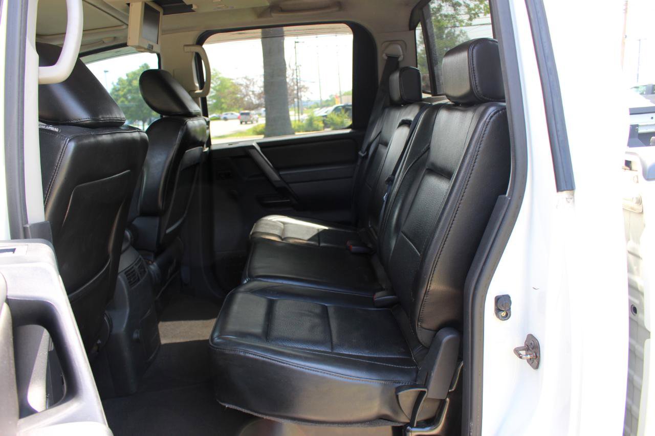 Used 2011 Nissan Titan SL w/ SL Technology Pkg AWD/4WD image 32