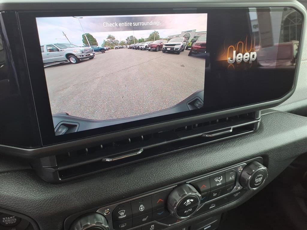 New 2025 Jeep Gladiator Sport image 19