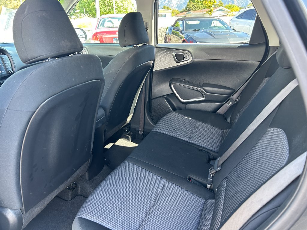 Used 2024 Kia Soul LX w/ Option Group 015 FWD image 28
