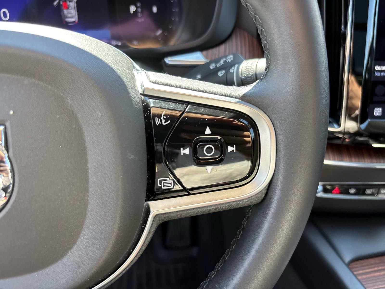 Used 2023 Volvo XC60 B5 Plus w/ Climate Package image 18