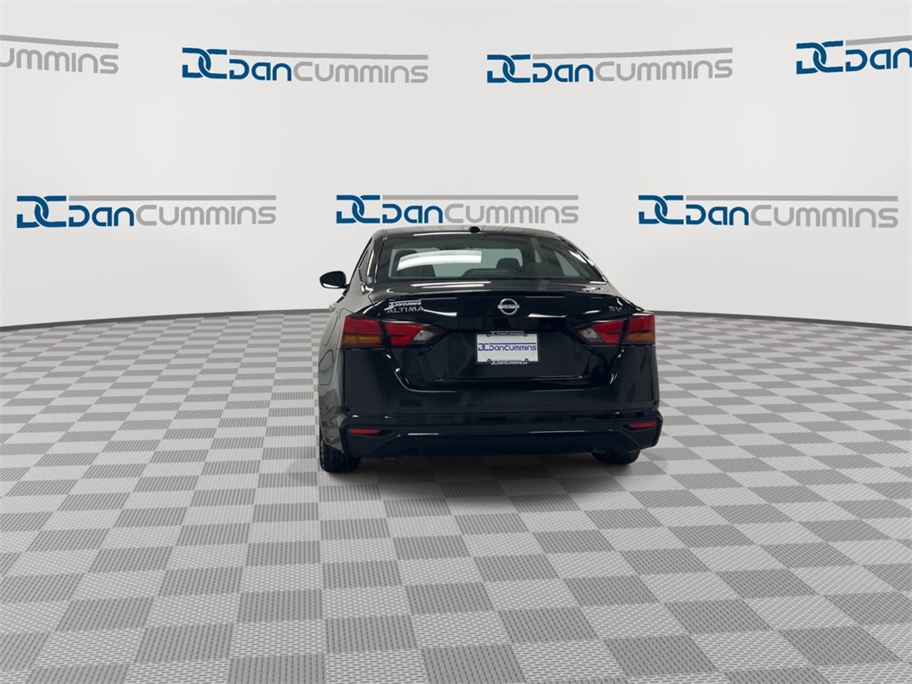 Used 2023 Nissan Altima 2.5 SV image 7