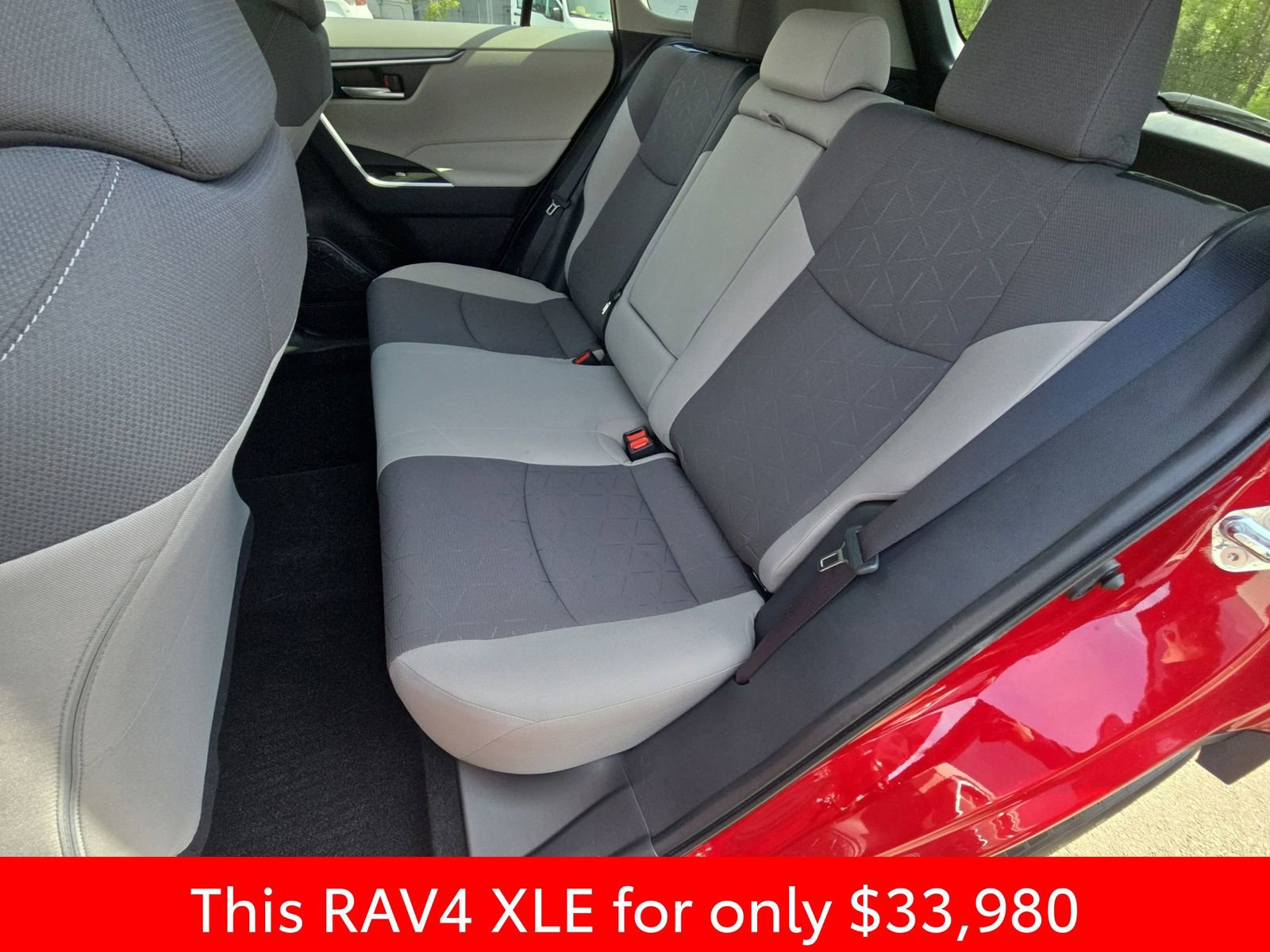 Used 2025 Toyota RAV4 XLE FWD image 19