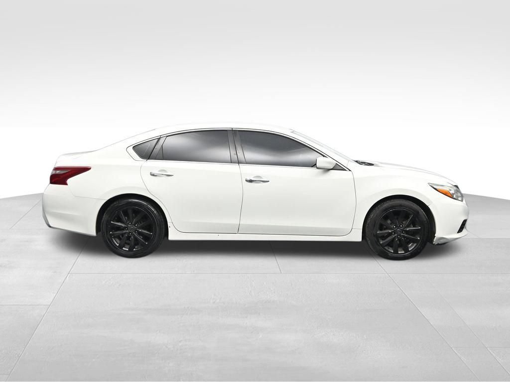 Used 2018 Nissan Altima 2.5 SV FWD image 6