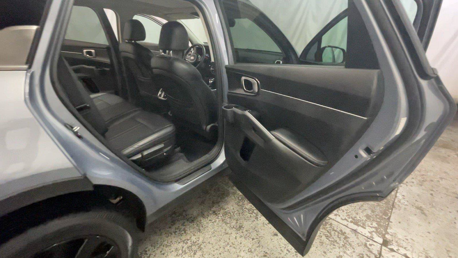 Used 2021 Kia Sorento S w/ Panoramic Sunroof Package AWD/4WD image 19