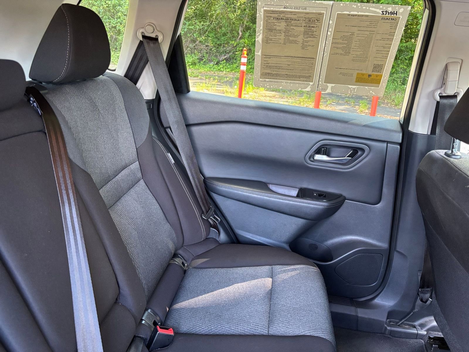 Used 2025 Nissan Rogue SV FWD image 39