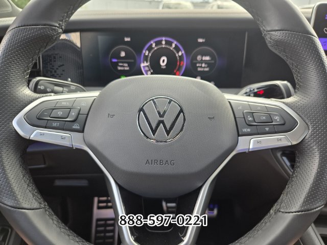 Used 2025 Volkswagen Tiguan SE R-Line AWD/4WD image 26