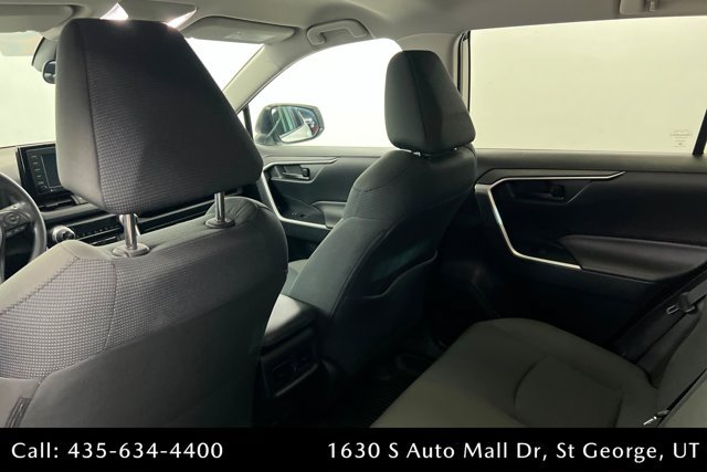 Used 2022 Toyota RAV4 LE AWD/4WD image 19