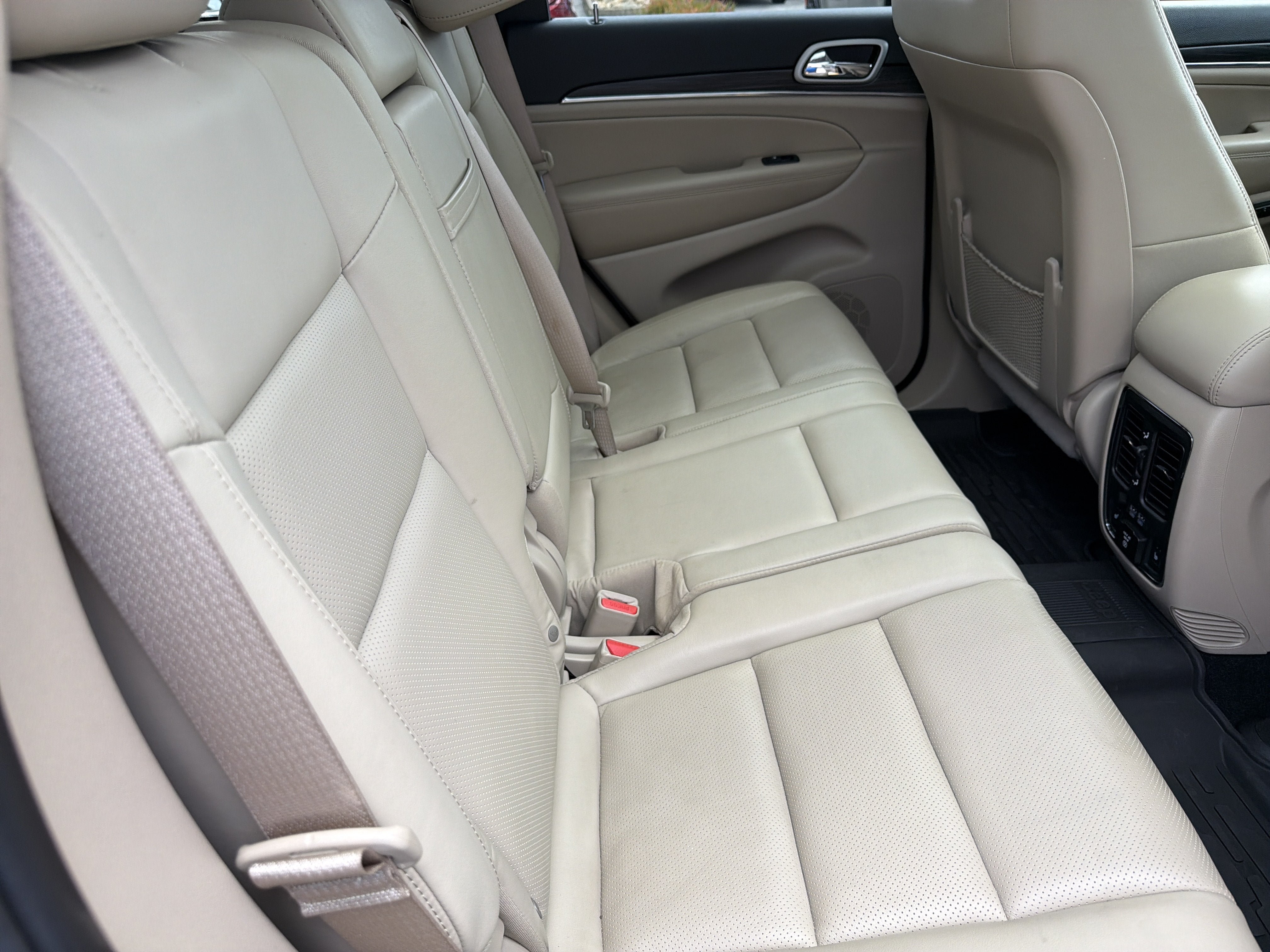Used 2021 Jeep Grand Cherokee Limited w/ Luxury Group II AWD/4WD image 26