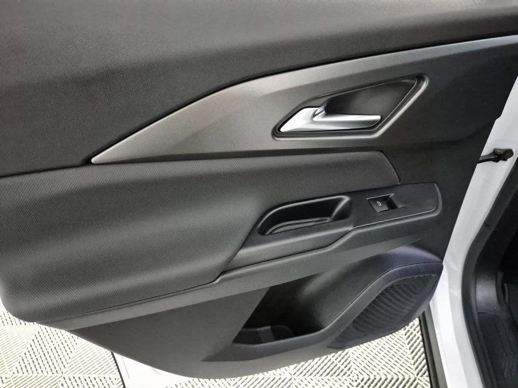 New 2026 Chevrolet Equinox EV LT image 10