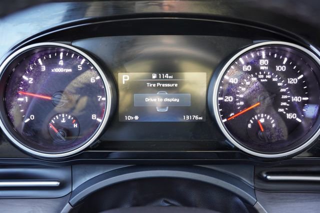 Used 2023 Kia Carnival EX image 34