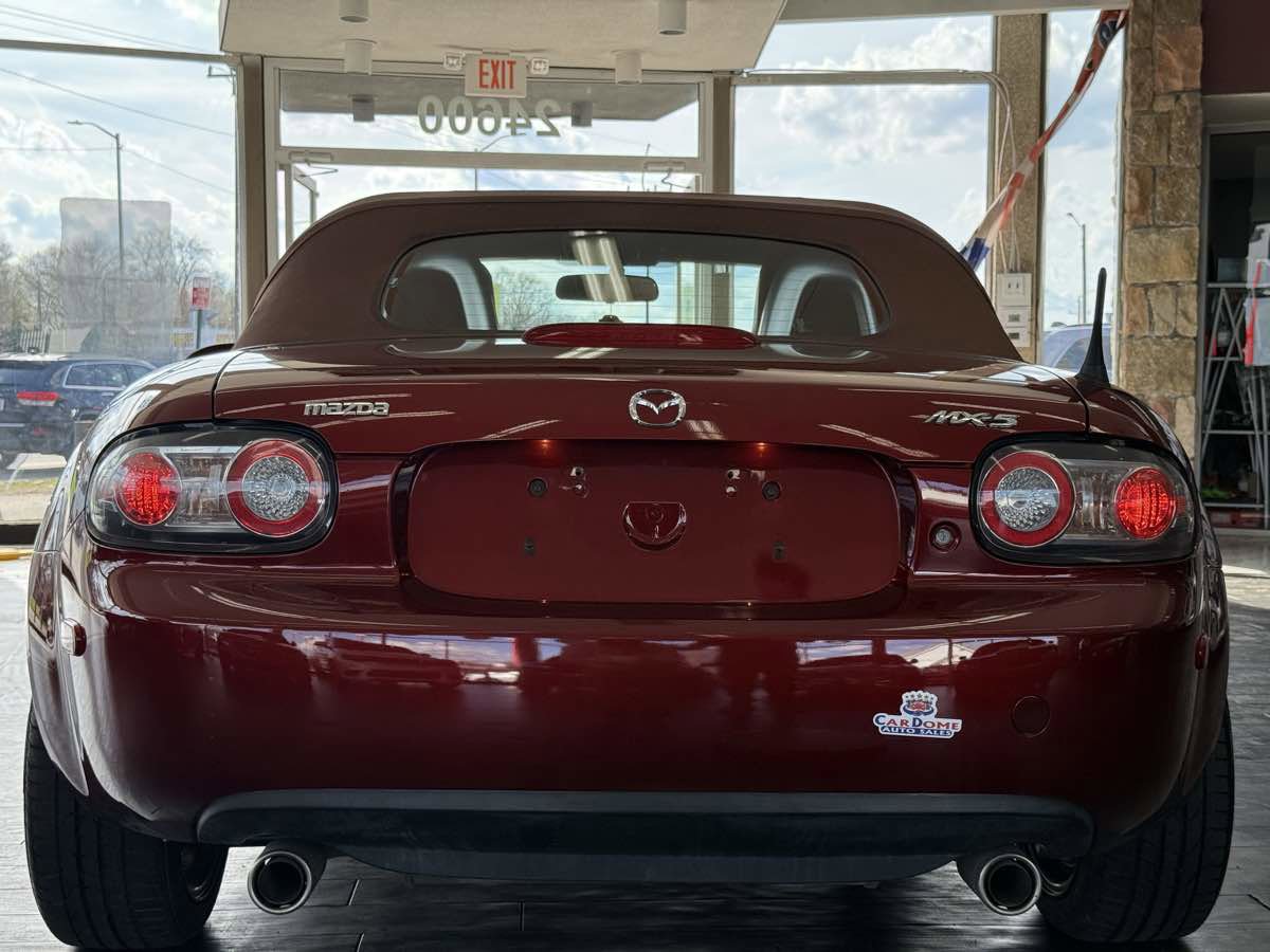 Used 2006 MAZDA MX-5 Miata Grand Touring w/ Premium Pkg RWD image 15