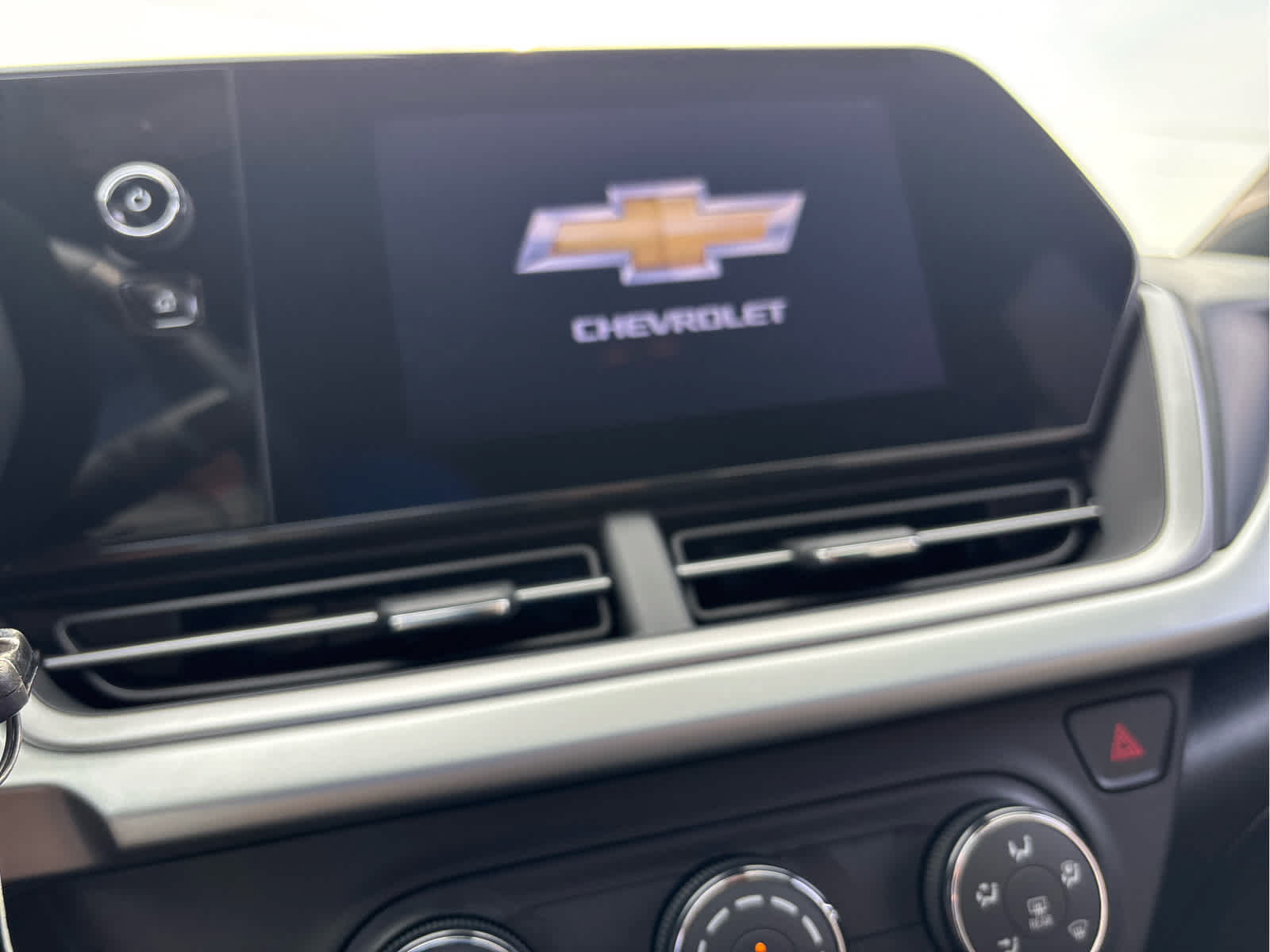 Certified 2024 Chevrolet Trax RS w/ Driver Confidence Package FWD image 12