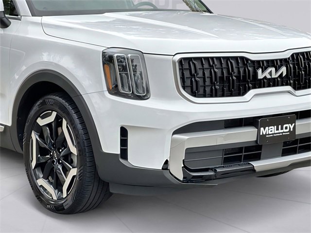 Used 2023 Kia Telluride EX w/ EX Captain's Chair Package image 5