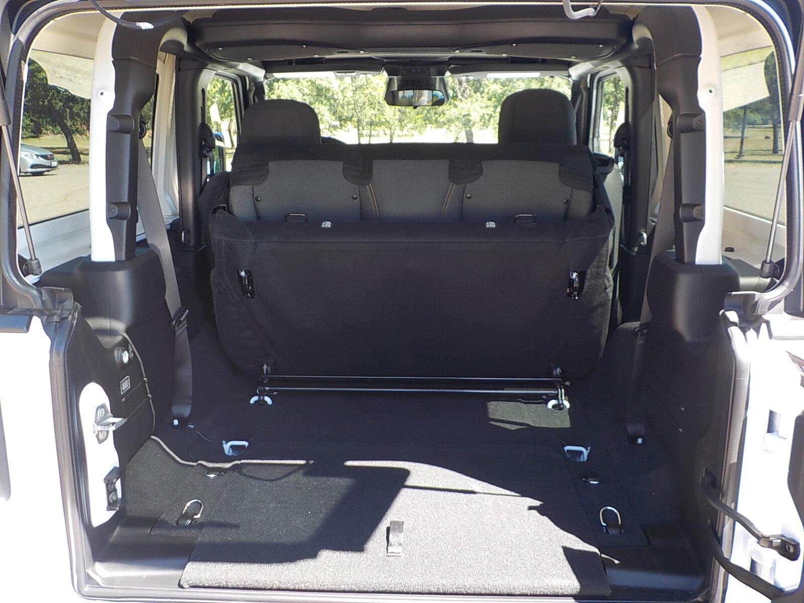 Used 2025 Jeep Wrangler Sport AWD/4WD image 11