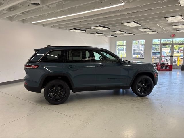 New 2026 Jeep Grand Cherokee Limited AWD/4WD image 9