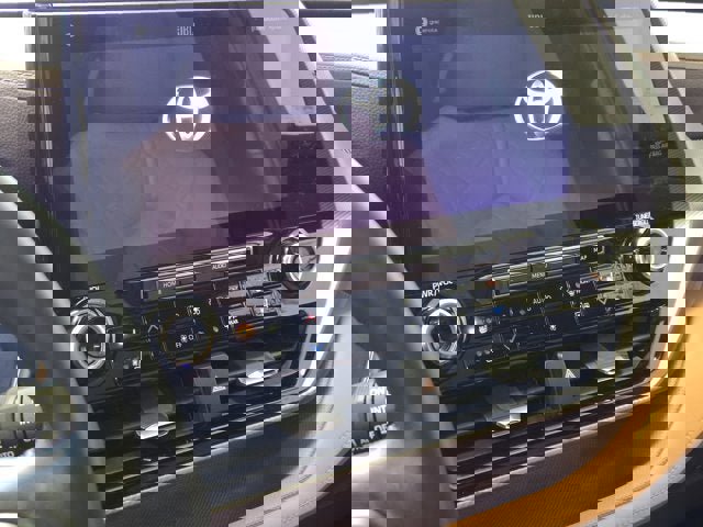 Used 2020 Toyota Highlander Platinum image 25