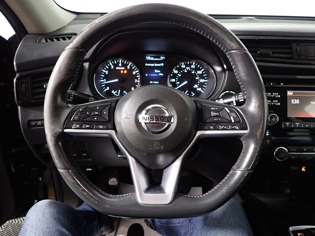 Used 2017 Nissan Rogue SV image 25