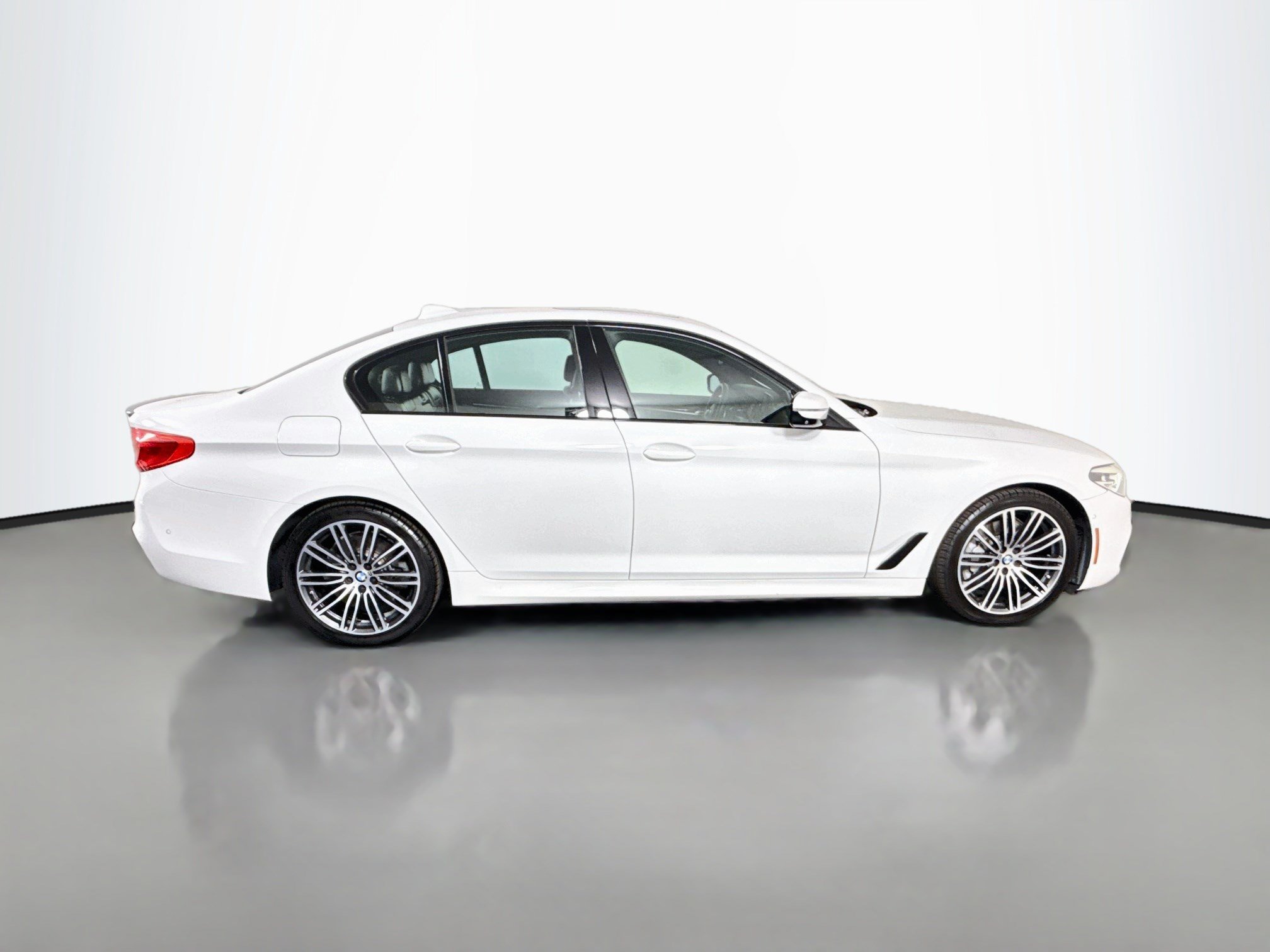 Used 2019 BMW 540i w/ M Sport Package RWD image 11