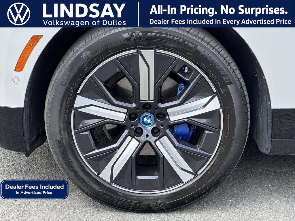 Used 2023 BMW iX xDrive50 w/ Sport Package AWD/4WD image 8