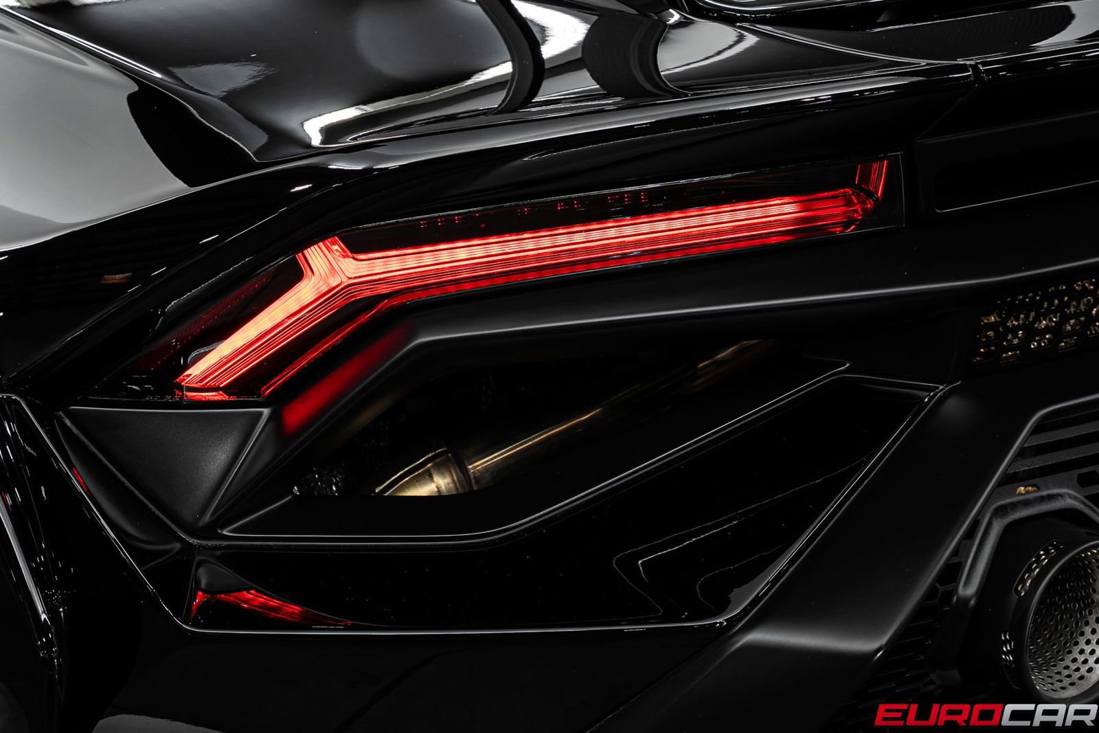Used 2022 Lamborghini Huracan STO RWD image 23