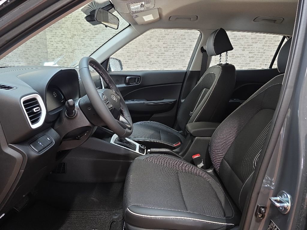 New 2026 Hyundai Venue SEL FWD image 18