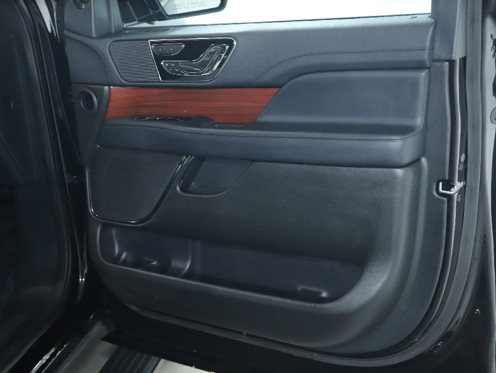 Used 2022 Lincoln Navigator Reserve image 37