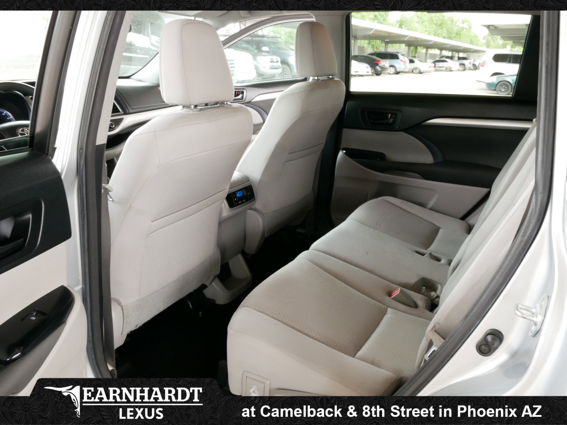 Used 2017 Toyota Highlander LE image 22