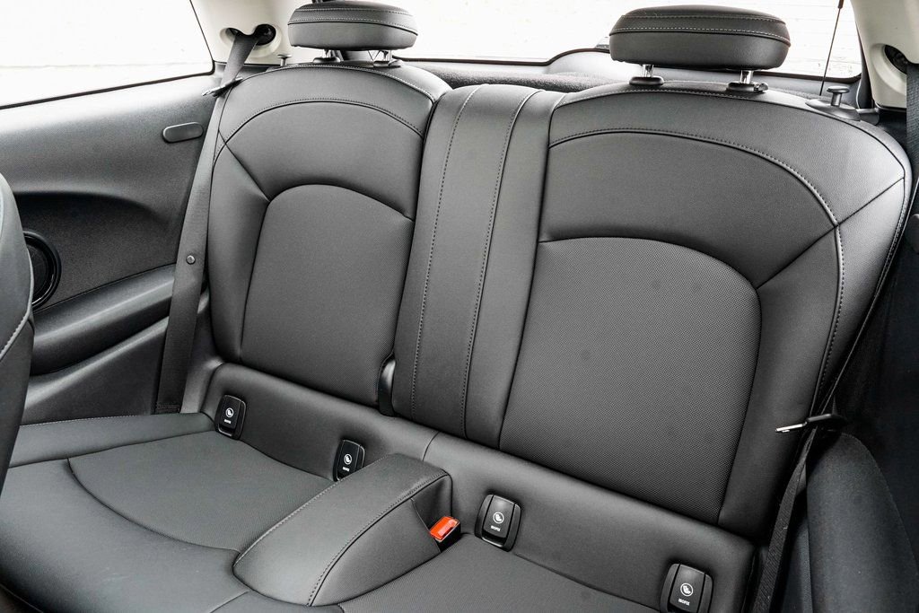 Certified 2024 MINI Cooper SE image 18