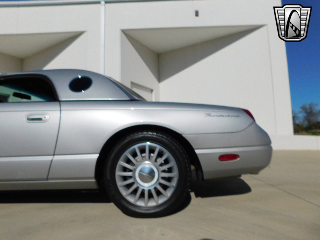 Used 2004 Ford Thunderbird image 7