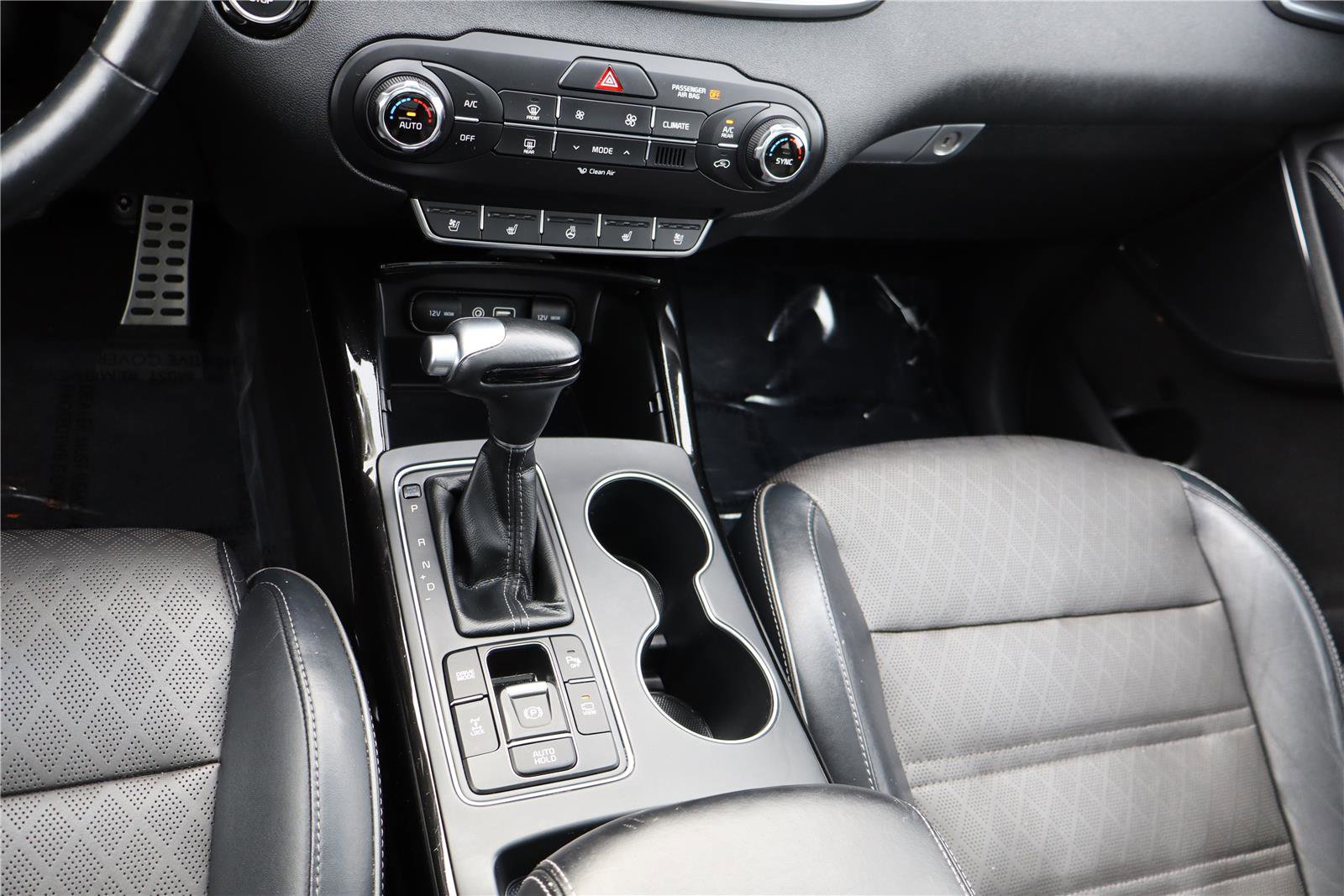 Used 2018 Kia Sorento SX image 22