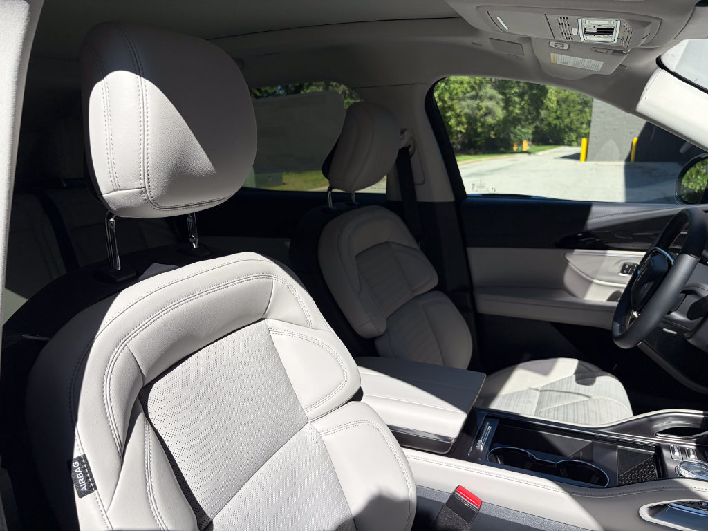 New 2026 Lincoln Nautilus Reserve AWD/4WD image 31