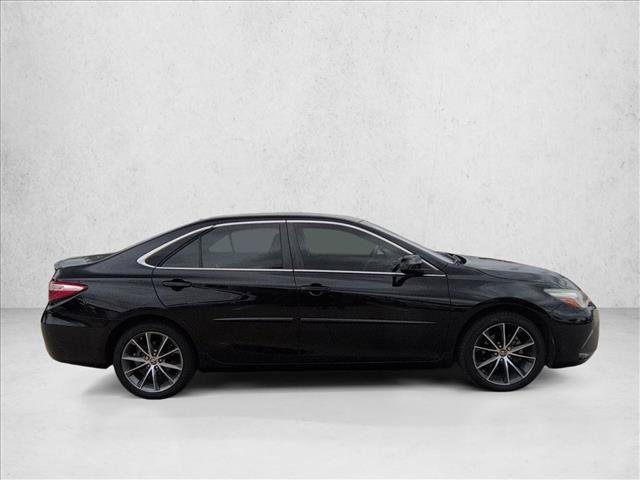 Used 2017 Toyota Camry XSE w/ Moonroof Package FWD image 4