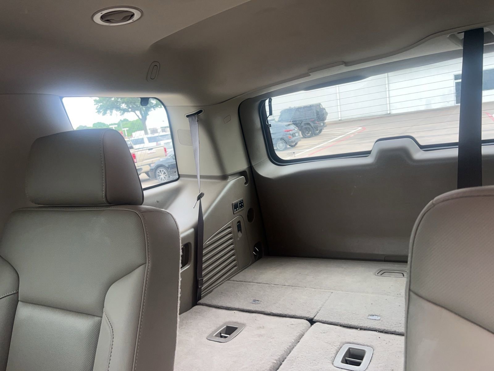Used 2018 Chevrolet Tahoe Premier AWD/4WD image 23