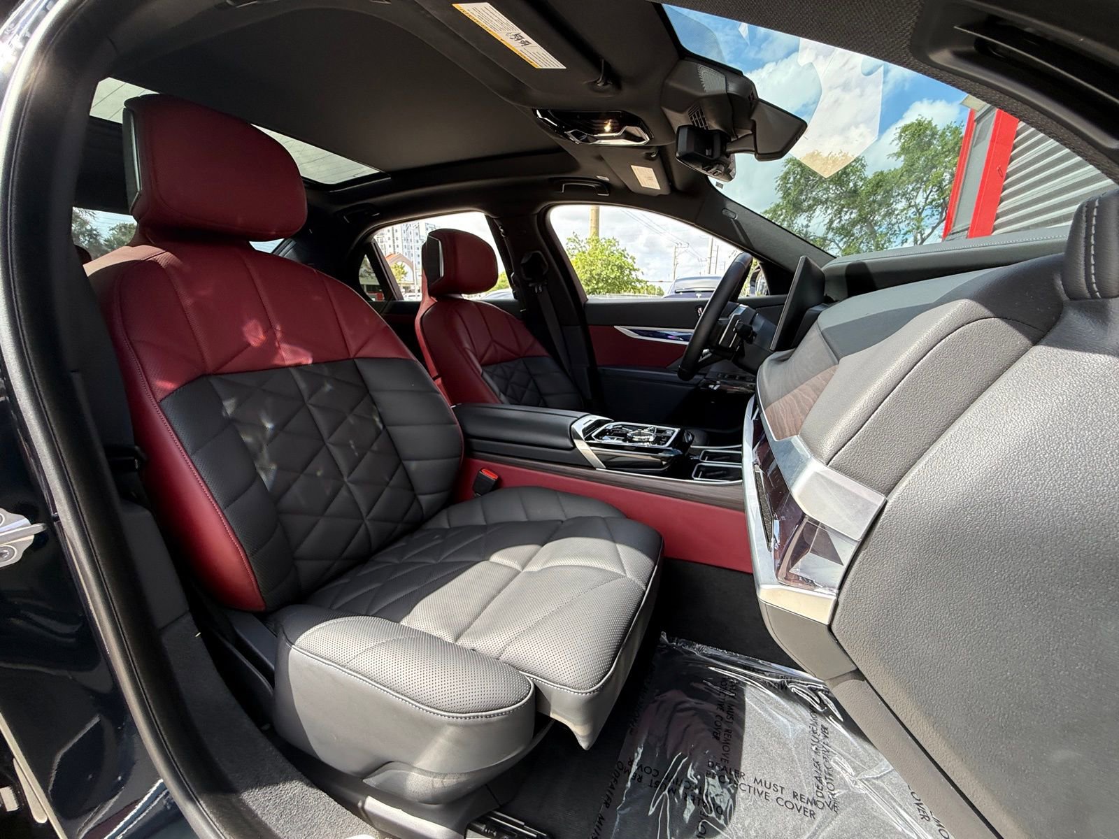 Used 2023 BMW 740i image 22