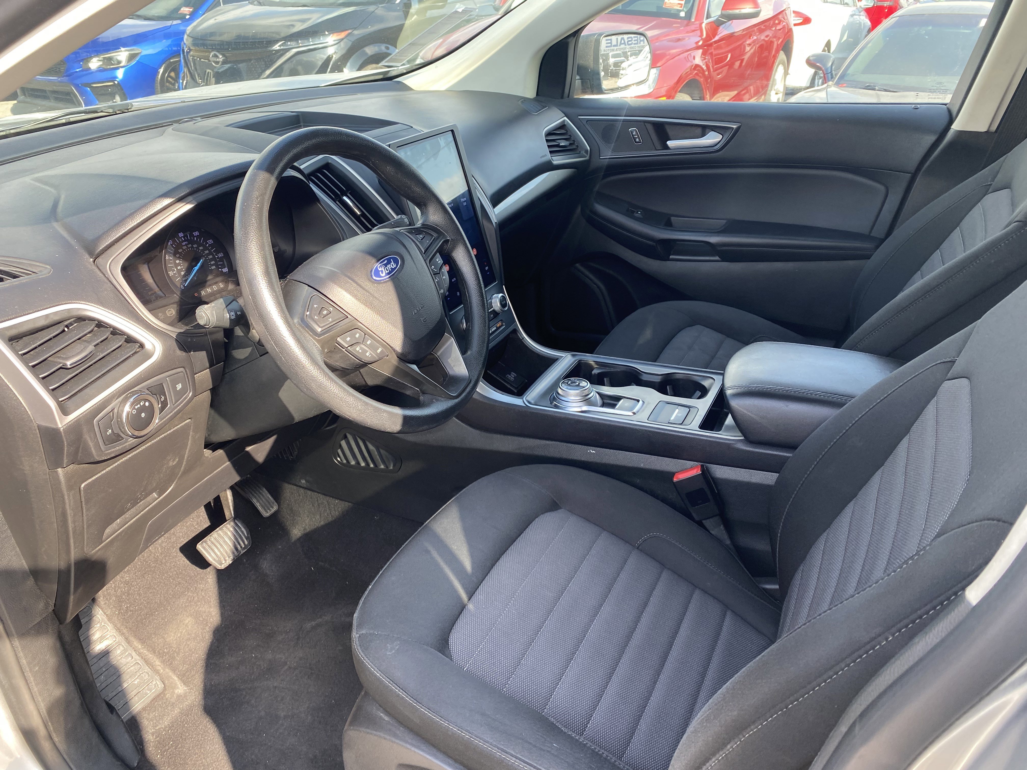 Used 2023 Ford Edge SE image 11