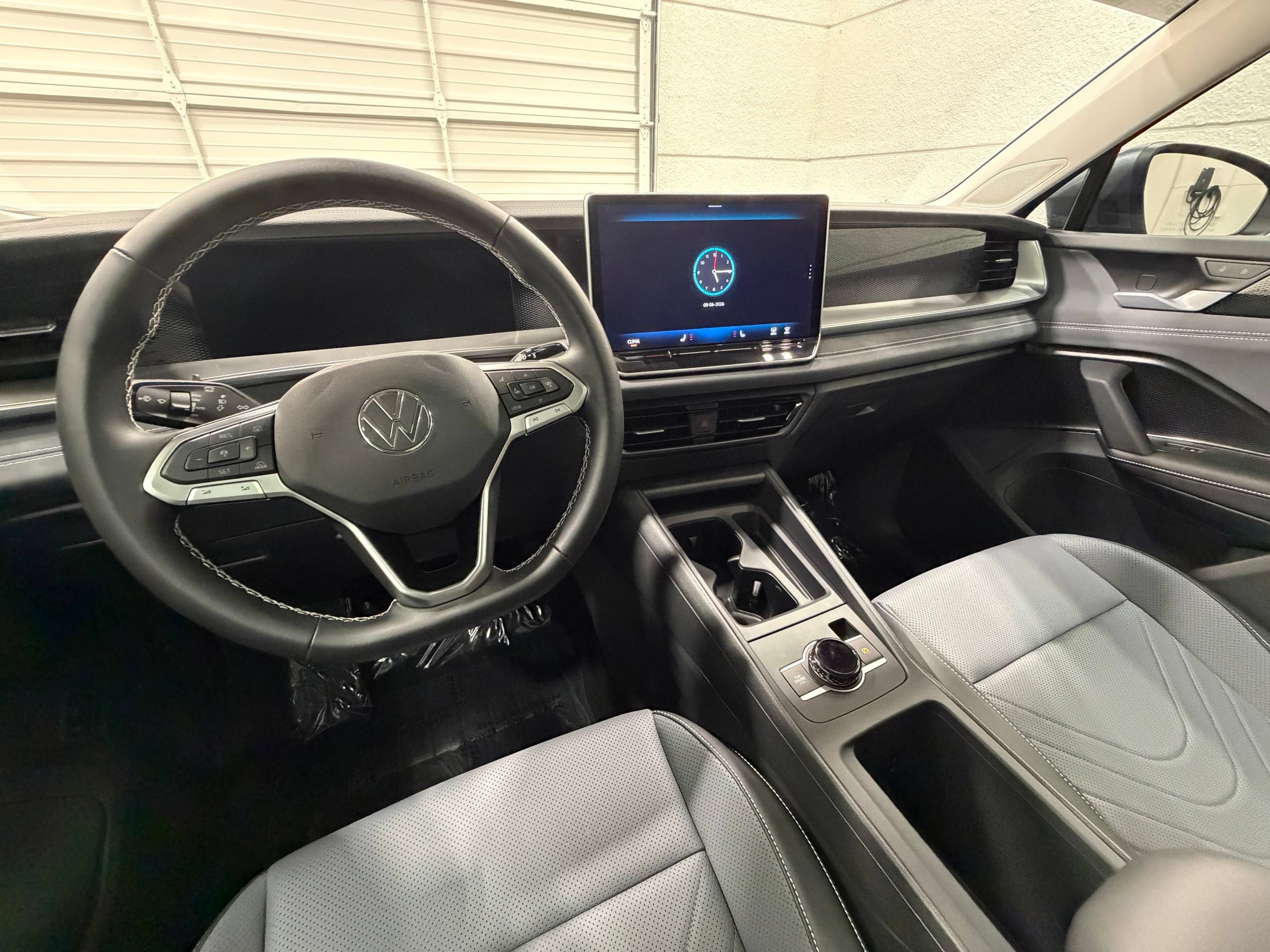 Used 2026 Volkswagen Tiguan SE w/ Panoramic Sunroof Package AWD/4WD image 38