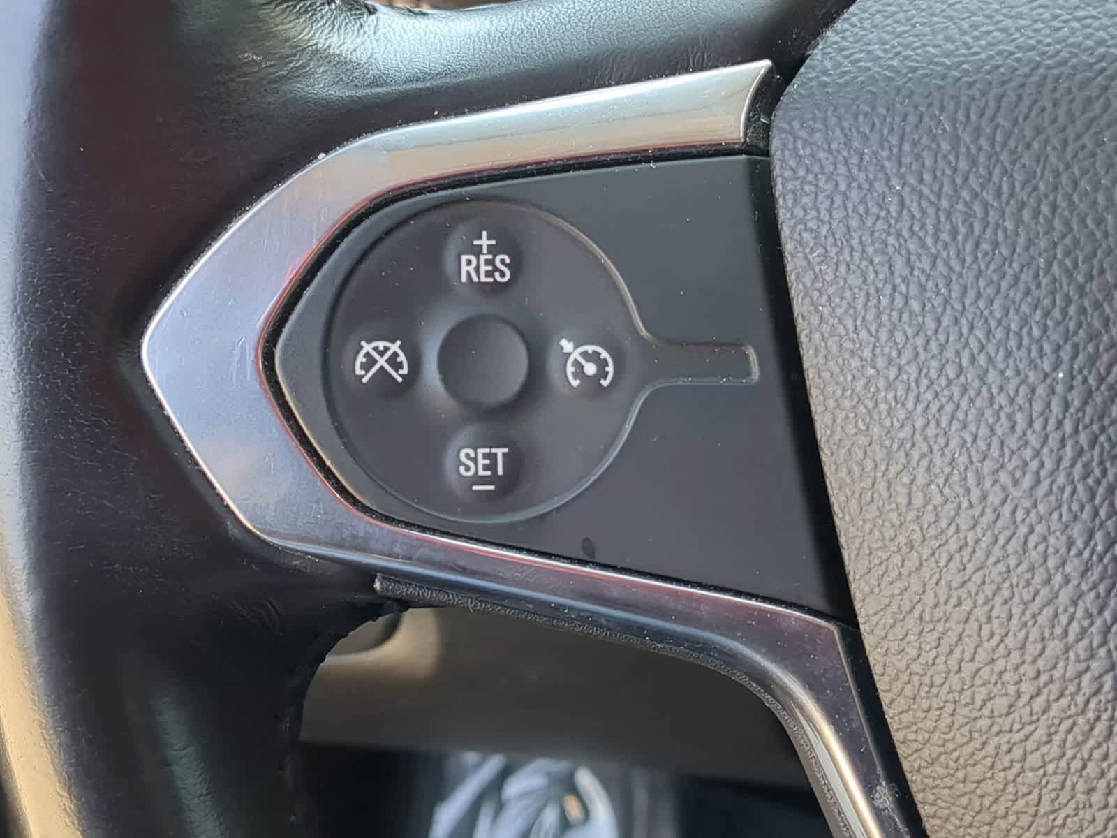 Used 2018 Chevrolet Traverse LT w/ LPO, Floor Liner Package AWD/4WD image 23