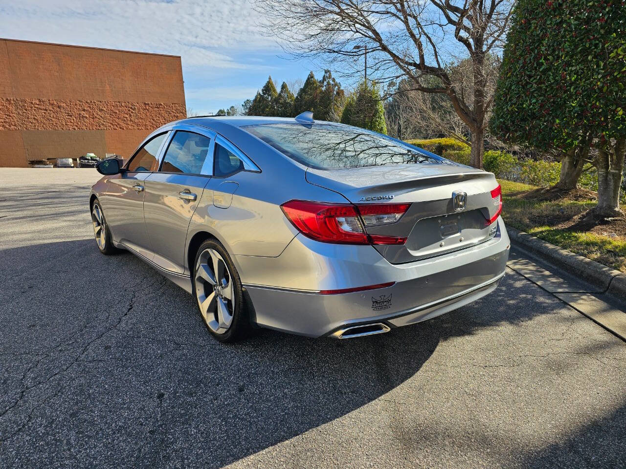 Used 2019 Honda Accord Touring image 3