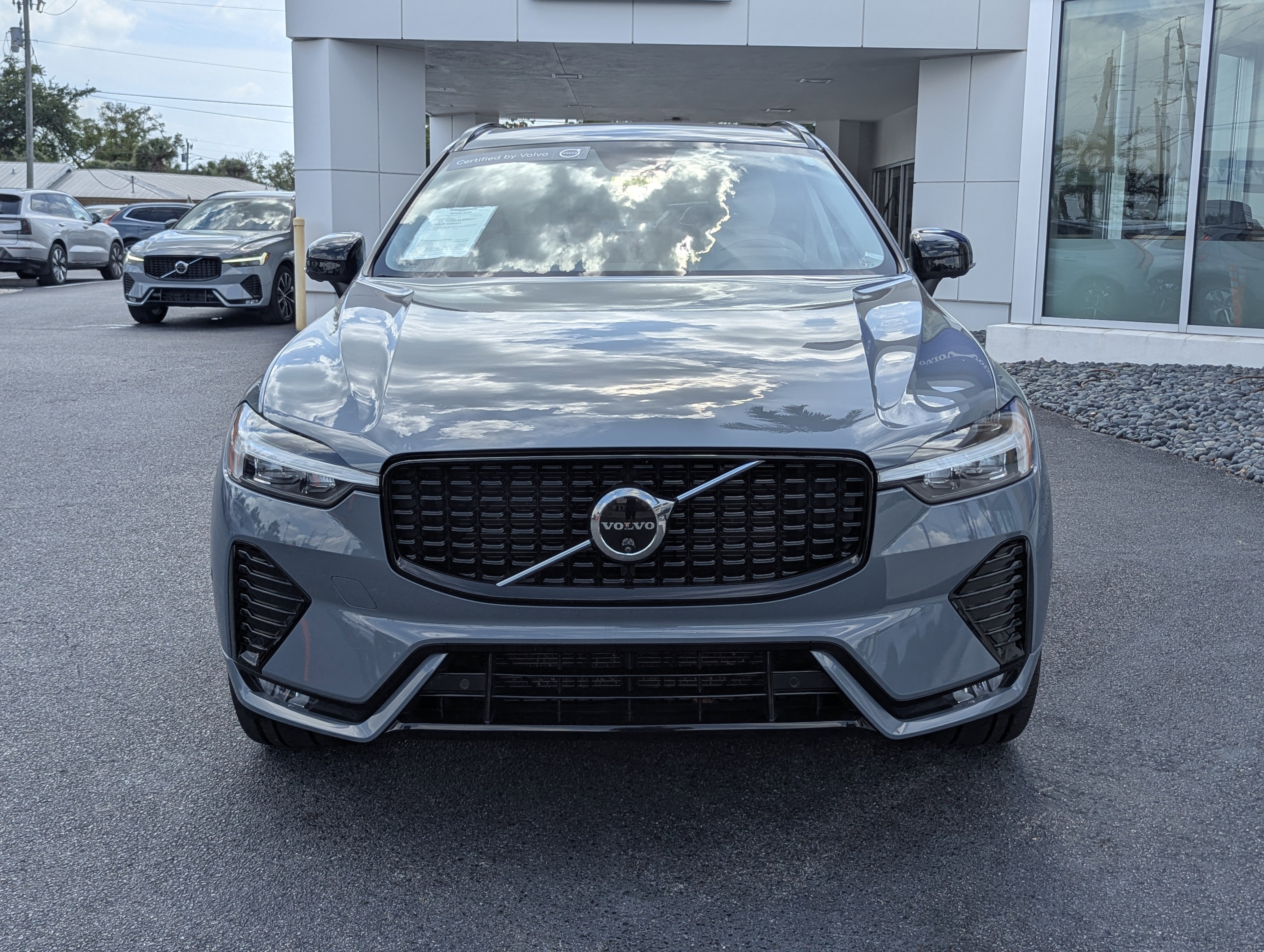 Used 2024 Volvo XC60 B5 Plus w/ Protection Package Premier AWD/4WD image 2