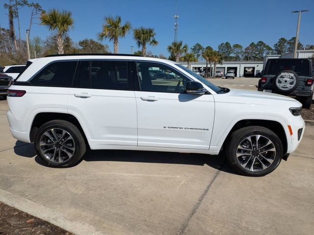 New 2025 Jeep Grand Cherokee Overland w/ Trailer Tow Package AWD/4WD image 3