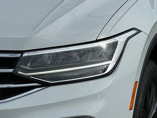 Used 2024 Volkswagen Tiguan SE image 39