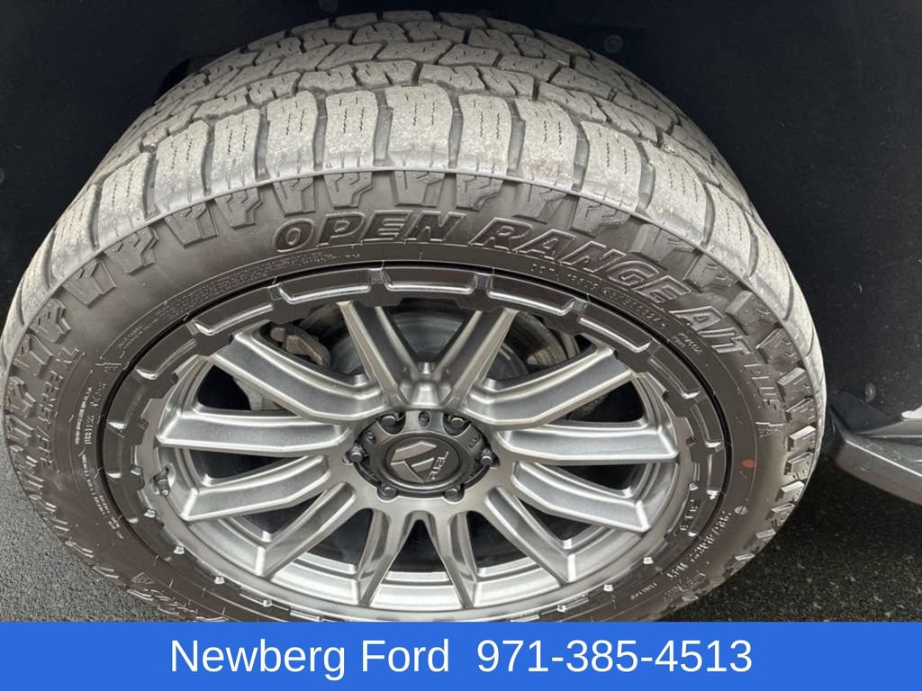 Used 2024 GMC Yukon XL Denali w/ Advanced Technology Package AWD/4WD image 9