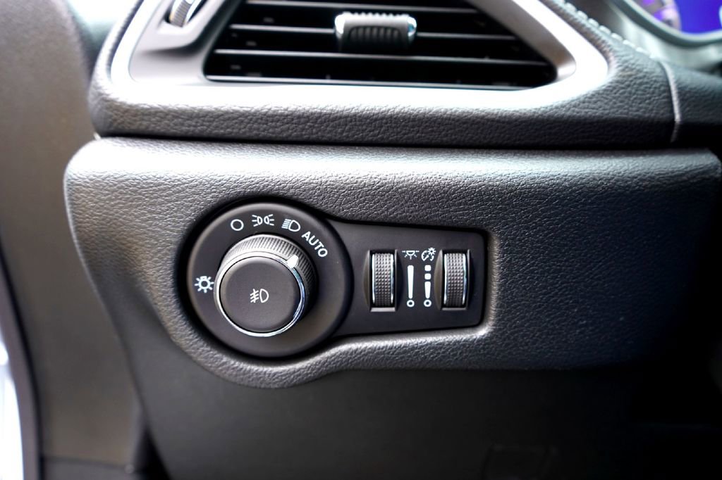 New 2026 Chrysler Pacifica Select image 18