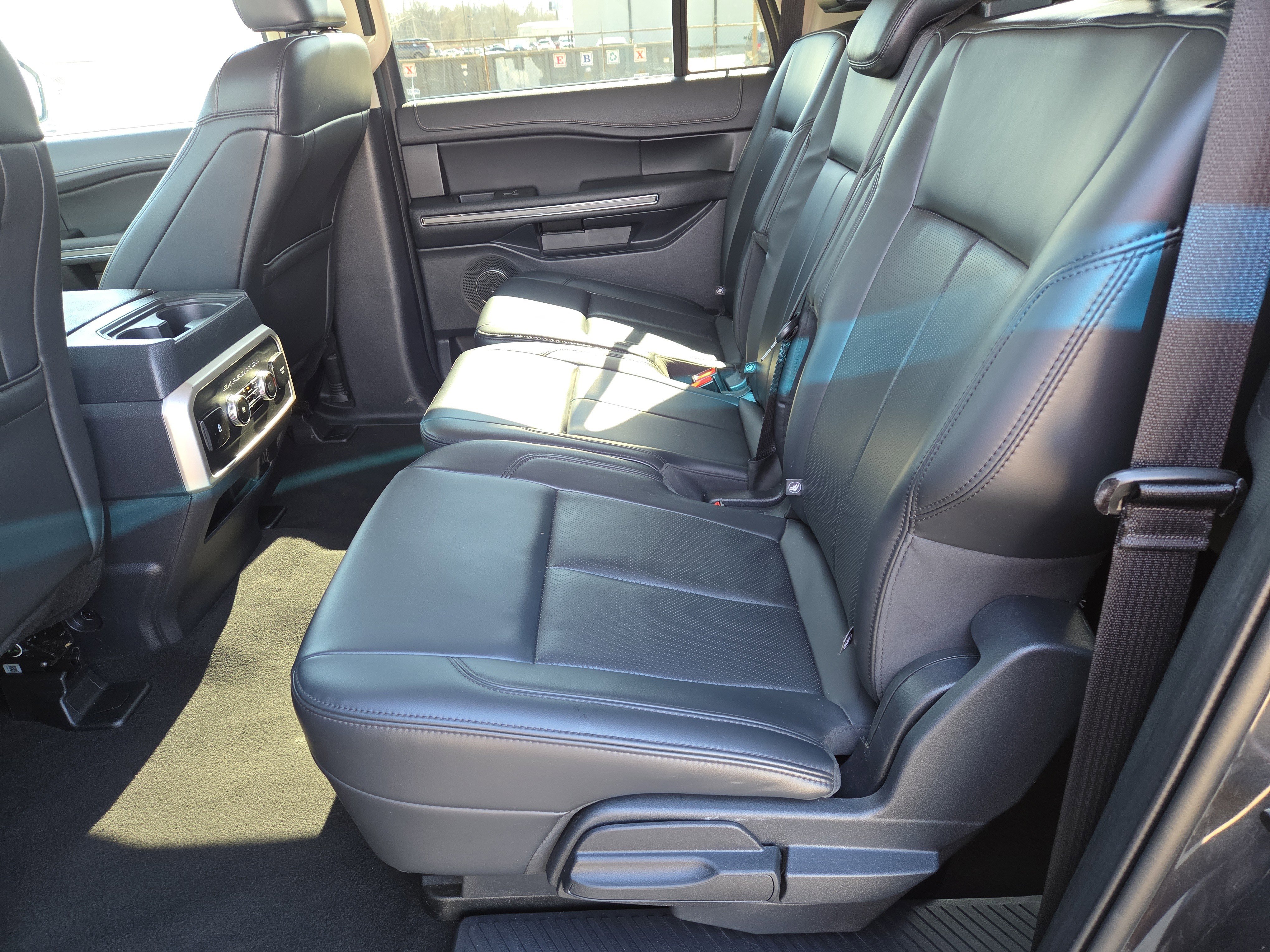 Used 2024 Ford Expedition Max XLT image 8