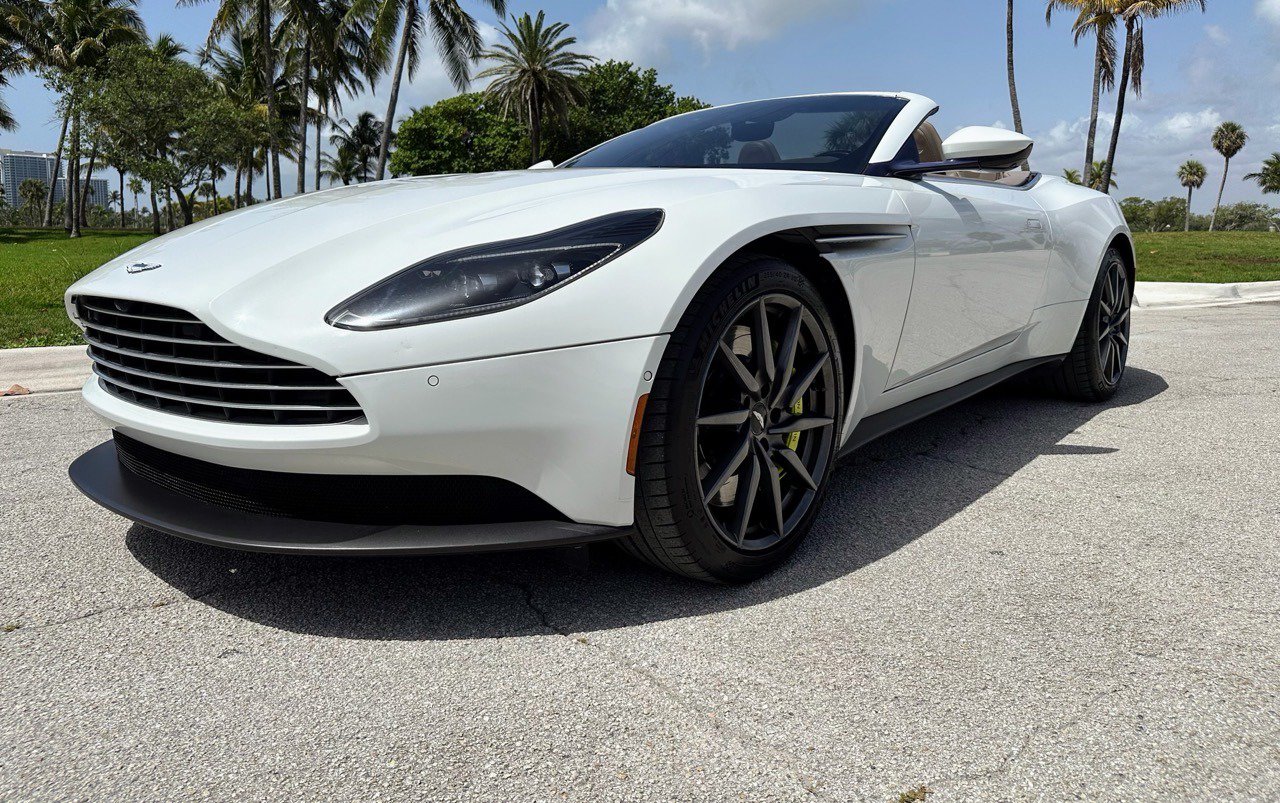Used 2019 Aston Martin DB11 Volante RWD image 8