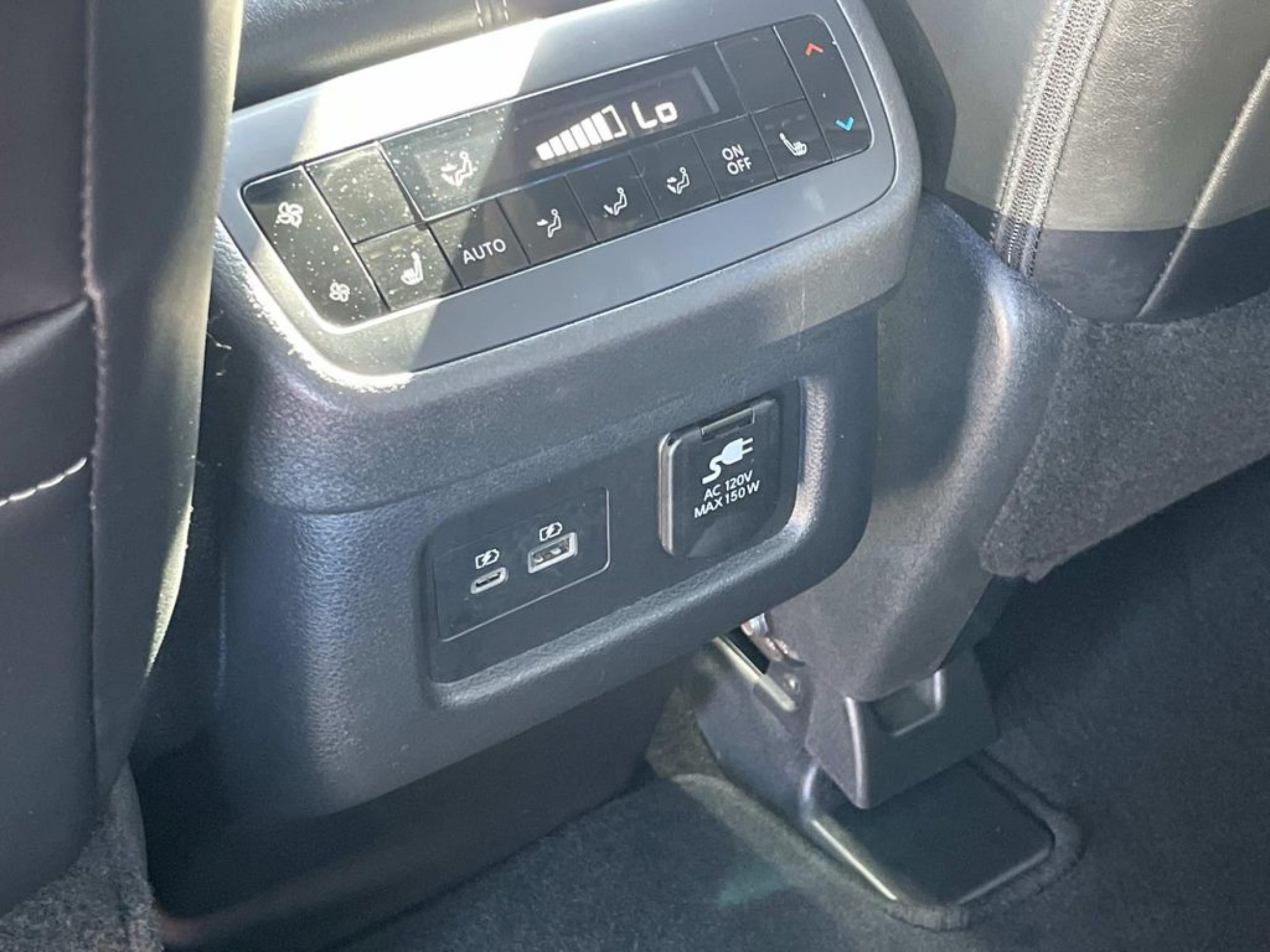 Used 2025 Nissan Pathfinder Platinum AWD/4WD image 11