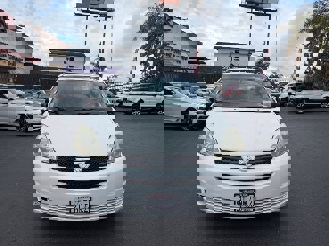 Used 2005 Toyota Sienna LE FWD image 2