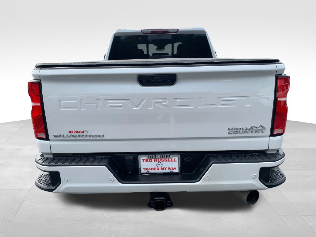Used 2024 Chevrolet Silverado 2500 High Country w/ High Country Premium Package AWD/4WD image 4