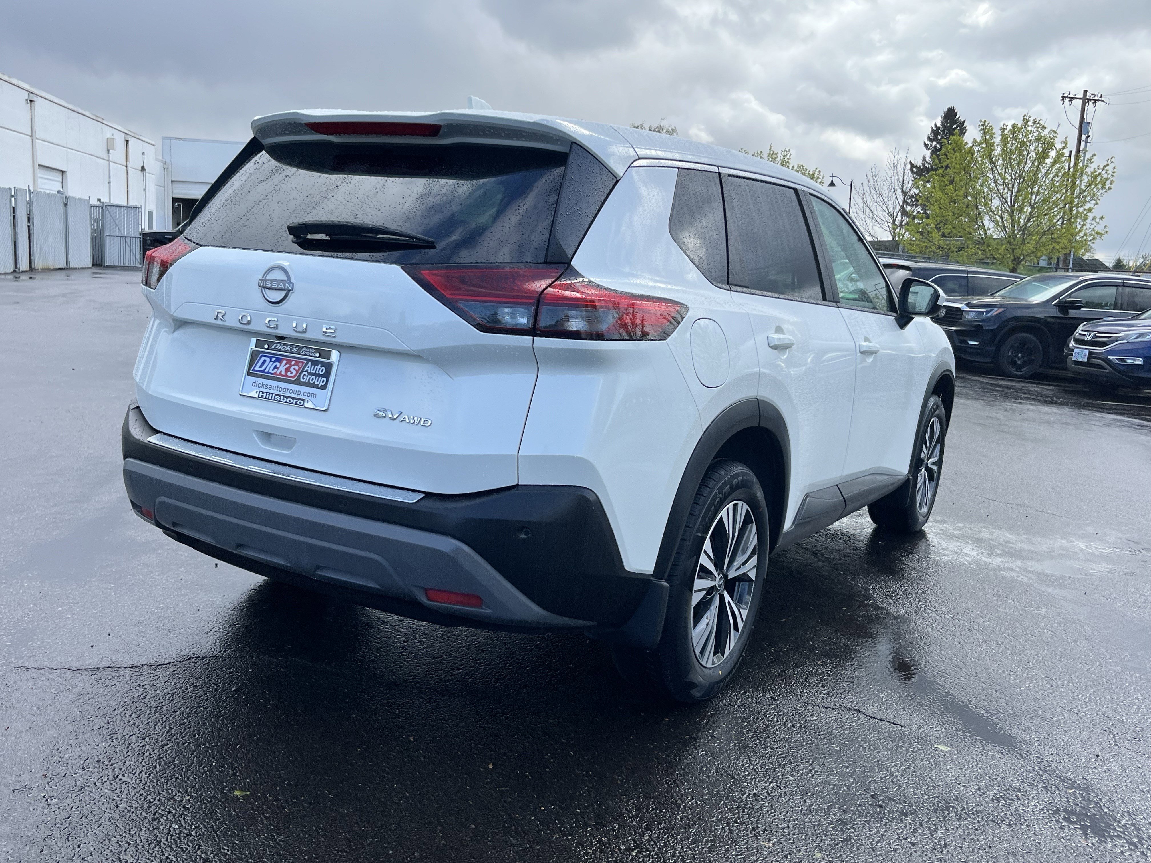 Used 2023 Nissan Rogue SV image 5