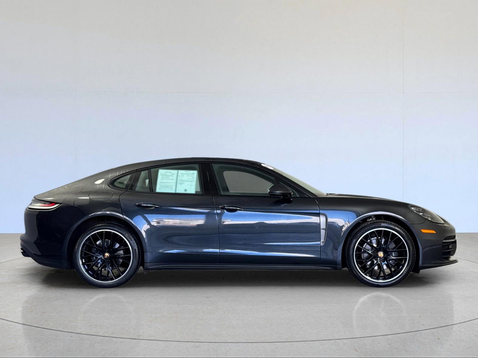 Certified 2022 Porsche Panamera 4 Platinum Edition image 9